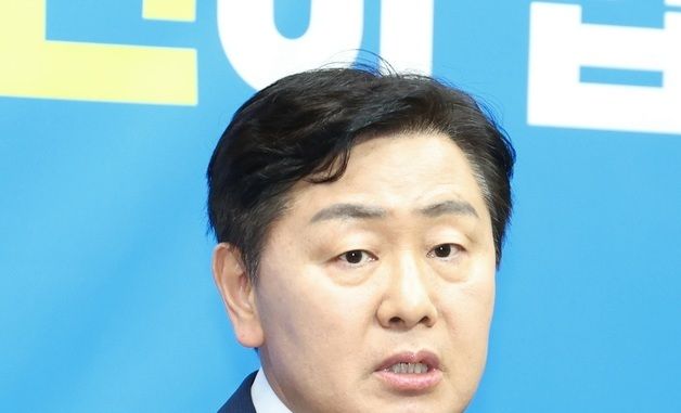 무소속 출마 선언하는 김관영 예비후보
