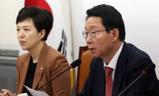 발언하는 김상훈 위원장