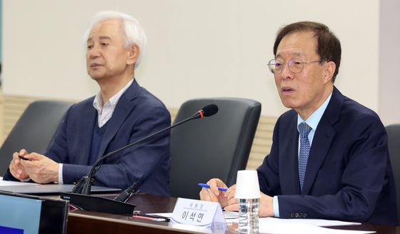 이석연 위원장, 국민통합위 고문단 회의 발언