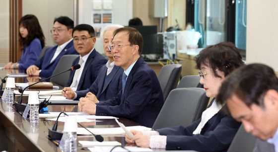 국민통합위 고문단 회의 발언하는 이석연 위원장