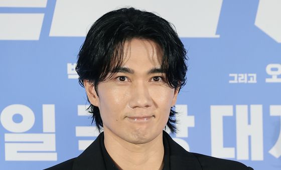 엄태구, 아이돌 트라이앵글 래퍼 변신
