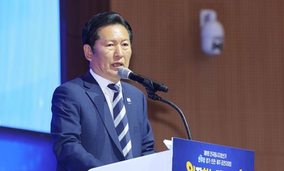 인사말 하는 정청래 대표