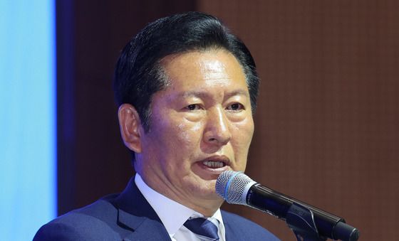 공천자대회 찾아 인사말 하는 정청래