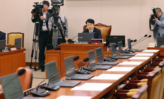국민의힘 의원 불참 속에 진행되는 행정수도 특별법안 공청회