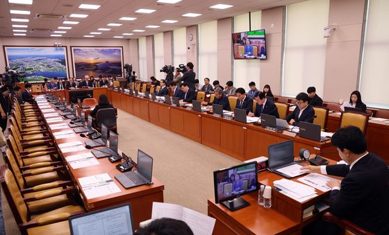 국민의힘 의원 불참 속에 진행되는 행정수도 특별법안 공청회