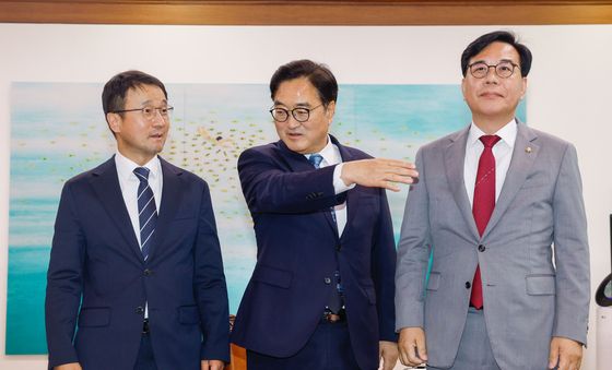 국회의장 만난 여야 원내대표