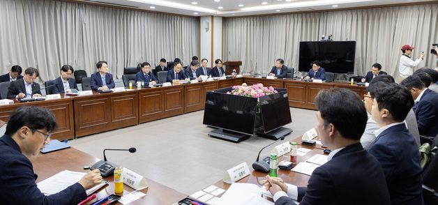 햇빛소득마을 토론회 주재하는 김성환 장관