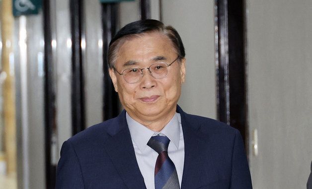 국회 정보위 출석하는 이종석 국정원장