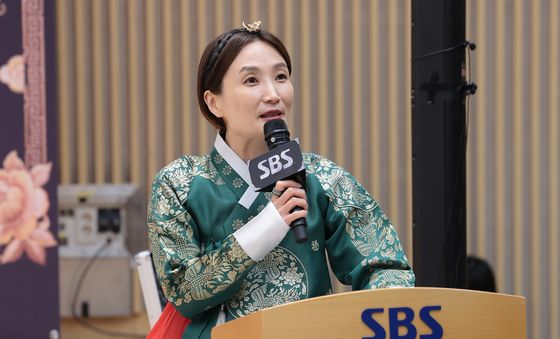 오늘 진행을 맡은 박가 경림입니다