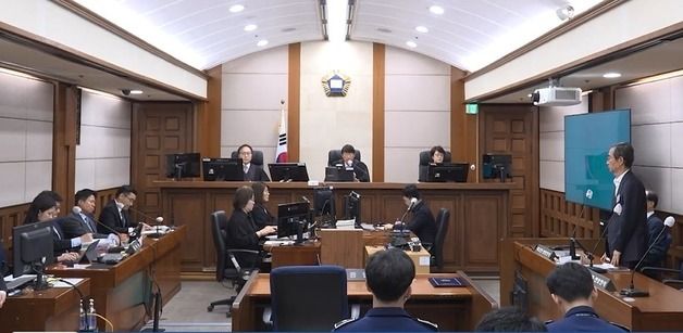 한덕수, 2심서 징역 15년 선고