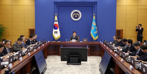 수석보좌관회의 발언하는 이재명 대통령
