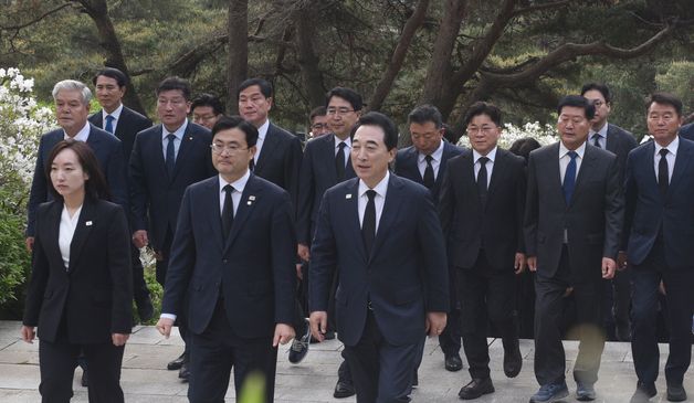 독립기념관 찾은 민주당 충남도당 후보자