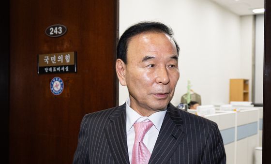 '정진석 보궐선거 후보 신청 철회' 당대표 면담 마친 박덕흠 국민의힘 공천관리위원장
