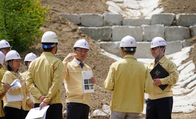 함양군 산사태 복구현장 찾은 박은식 산림청장