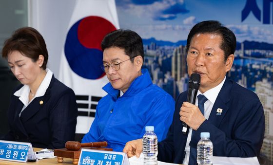 발언하는 정청래 민주당 대표