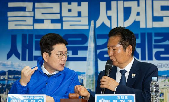 대화 나누는 정청래·정원오