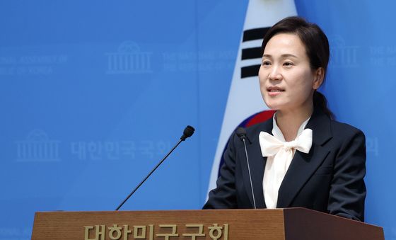출마 기자회견하는 김민경 국민의힘 후보