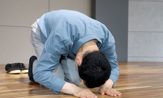 큰절하는 장동혁 대표