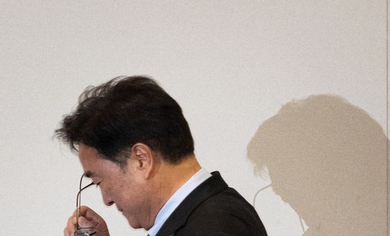 '개헌안 상정 않겠다' 본회의 산회 선언한 우원식 의장