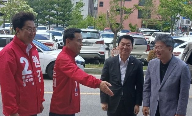 "화이팅입니다" 안철수·박정하, 김진태·원강수 지원사격