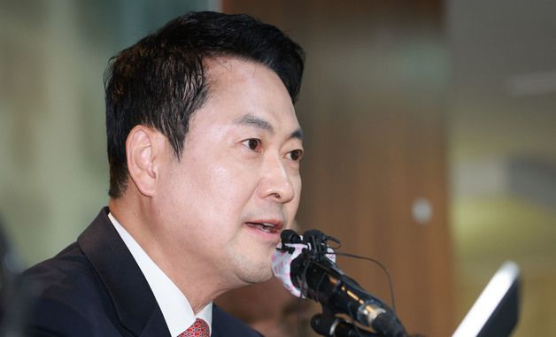 모두발언하는 장동혁 대표