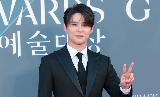 김준수, 첫 백상 나들이