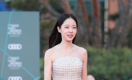 백상 찾은 채원빈