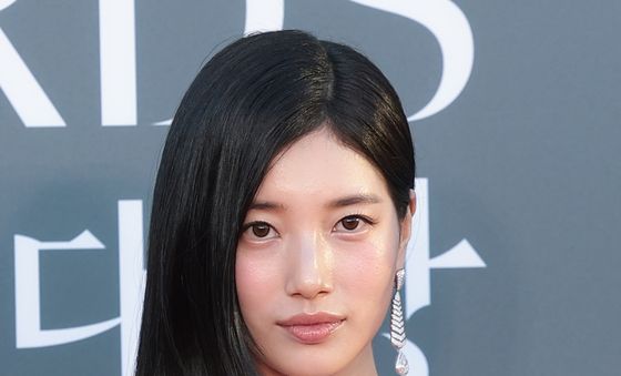 수지, 백상의 안방마님