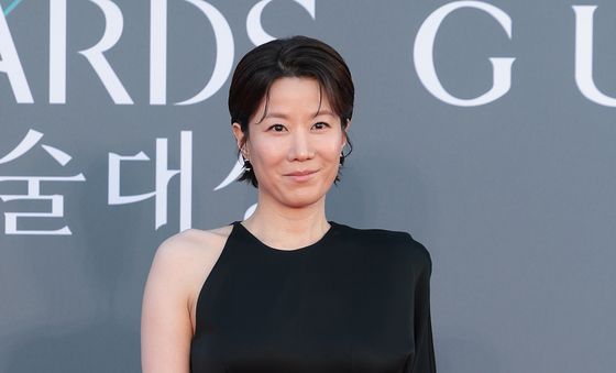 백상 찾은 전혜진, 반가운 얼굴
