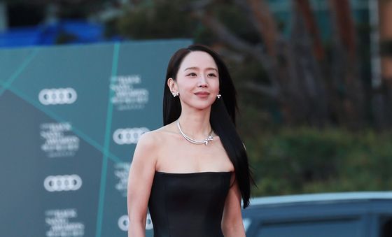 '레이디두아' 신혜선, 도도한 발걸음