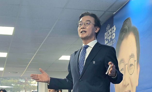 부산시장 향해 닻 올린 전재수