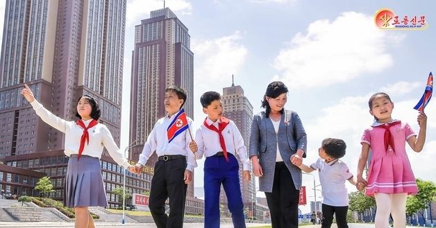 北 "사회주의 제도에서 복받은 삶 누려간다" 선전