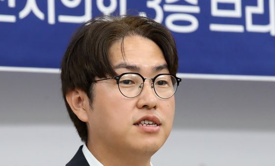 정책 공약과 함께 지지 호소하는 하정우 후보