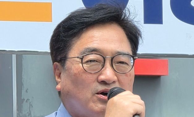 구미서 민주당 후보 지지 호소하는 우원식