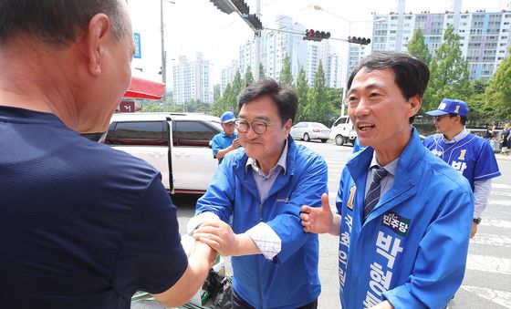 우원식·박형룡 "이번엔 바꿉시다"