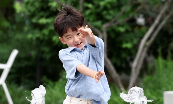 더위 날리는 물놀이
