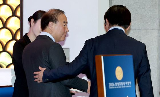삼성호암시상식 참석하는 전영현 부회장