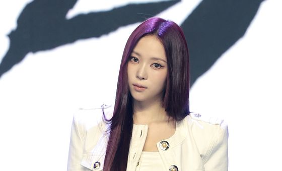 포즈 취하는 미야오 나린