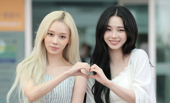 윈터·카리나, 월드컵 응원단 합류