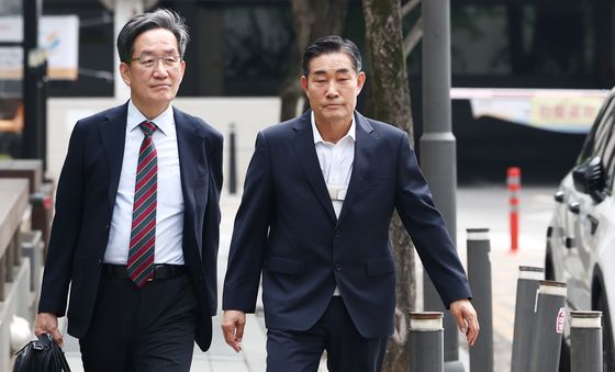 '내란중요임무종사 혐의' 피의자 조사 출석하는 신원식 전 국가안보실장