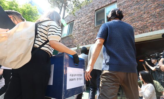 '투표용지 부족사태' 투표소 현장검증