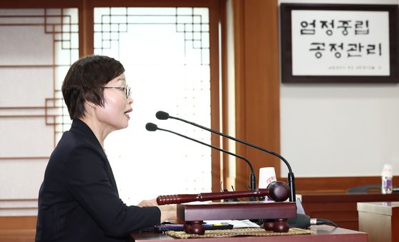 투표용지 부족사태 진상규명위 첫 회의 주재하는 조현욱 위원장