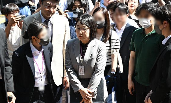 '투표용지 부족사태' 투표소 현장검증 실시하는 법원