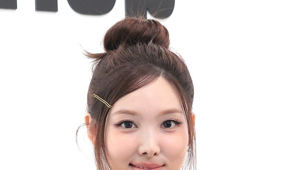 나연, 성수동에 핀 꽃