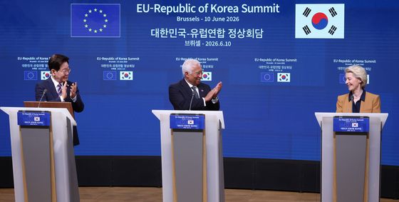 박수 치는 이재명 대통령
