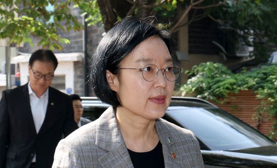 출근하는 한성숙 총리 후보자