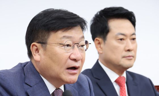 첫 최고위 발언하는 정점식 원내대표
