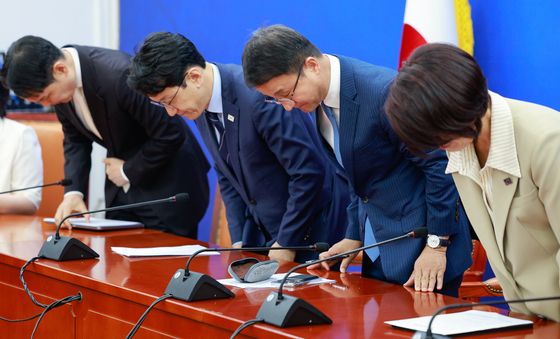 인사하는 민주 원내지도부