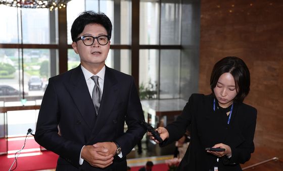 장동혁 대표 비판하는 한동훈 의원