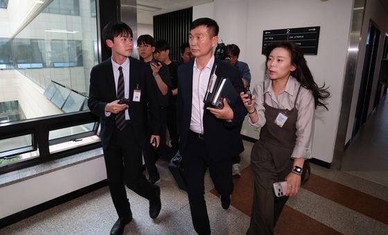 선거국장실 향하는 서울경찰청 광역범죄수사대